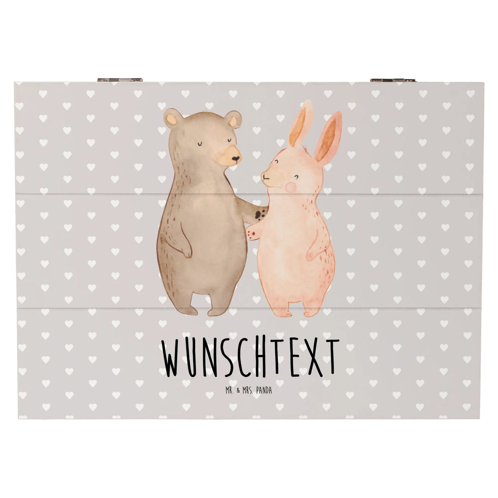 Personalisierte Holzkiste Bär und Hase Umarmen Holzkiste mit Namen, Kiste mit Namen, Schatzkiste mit Namen, Truhe mit Namen, Schatulle mit Namen, Erinnerungsbox mit Namen, Erinnerungskiste, mit Namen, Dekokiste mit Namen, Aufbewahrungsbox mit Namen, Holzkiste Personalisiert, Kiste Personalisiert, Schatzkiste Personalisiert, Truhe Personalisiert, Schatulle Personalisiert, Erinnerungsbox Personalisiert, Erinnerungskiste Personalisiert, Dekokiste Personalisiert, Aufbewahrungsbox Personalisiert, Geschenkbox personalisiert, GEschenkdose personalisiert, Liebe, Partner, Freund, Freundin, Ehemann, Ehefrau, Heiraten, Verlobung, Heiratsantrag, Liebesgeschenk, Jahrestag, Hocheitstag, Freunde, bester Freund, Hase, Bär, Bärchen, best friends