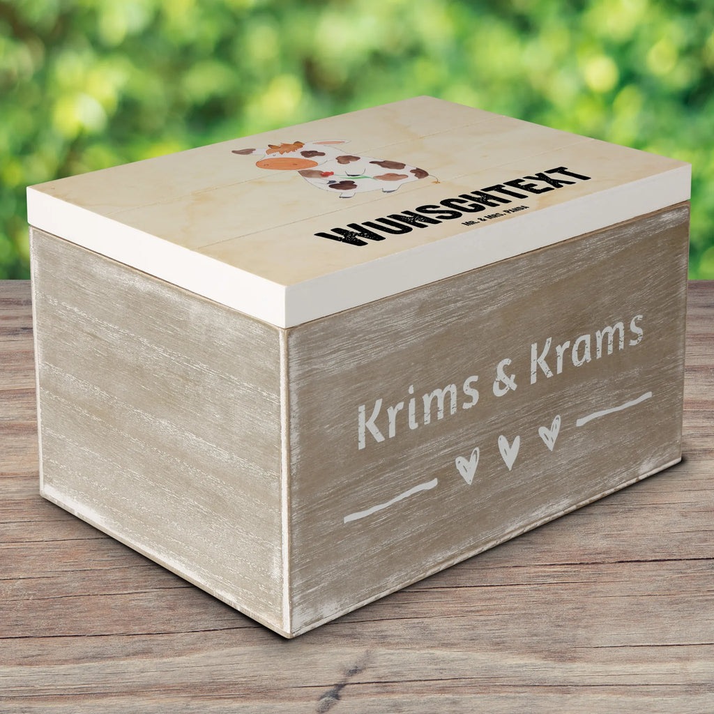 Personalisierte Holzkiste Kuh Holzkiste mit Namen, Kiste mit Namen, Schatzkiste mit Namen, Truhe mit Namen, Schatulle mit Namen, Erinnerungsbox mit Namen, Erinnerungskiste, mit Namen, Dekokiste mit Namen, Aufbewahrungsbox mit Namen, Holzkiste Personalisiert, Kiste Personalisiert, Schatzkiste Personalisiert, Truhe Personalisiert, Schatulle Personalisiert, Erinnerungsbox Personalisiert, Erinnerungskiste Personalisiert, Dekokiste Personalisiert, Aufbewahrungsbox Personalisiert, Geschenkbox personalisiert, GEschenkdose personalisiert, Bauernhof, Hoftiere, Landwirt, Landwirtin, Kuh, Kühe, Träume, Flausen, Spruch, Magie, Motivtion, Hof, Milch, Milchkuh