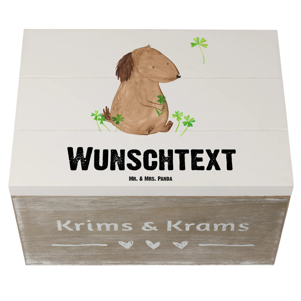 Personalisierte Holzkiste Hund Kleeblatt Holzkiste mit Namen, Kiste mit Namen, Schatzkiste mit Namen, Truhe mit Namen, Schatulle mit Namen, Erinnerungsbox mit Namen, Erinnerungskiste, mit Namen, Dekokiste mit Namen, Aufbewahrungsbox mit Namen, Holzkiste Personalisiert, Kiste Personalisiert, Schatzkiste Personalisiert, Truhe Personalisiert, Schatulle Personalisiert, Erinnerungsbox Personalisiert, Erinnerungskiste Personalisiert, Dekokiste Personalisiert, Aufbewahrungsbox Personalisiert, Geschenkbox personalisiert, GEschenkdose personalisiert, Hund, Hundemotiv, Haustier, Hunderasse, Tierliebhaber, Hundebesitzer, Sprüche, Kleeblatt, Glück, Tagträume, Motivation, Neuanfang, Geschenk, Glücksbringer, Selbstliebe, Achtsamkeit