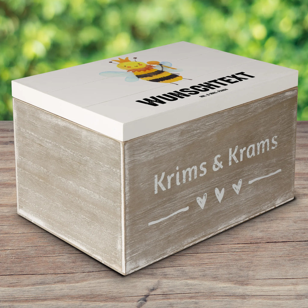 Personalisierte Holzkiste Biene König Holzkiste mit Namen, Kiste mit Namen, Schatzkiste mit Namen, Truhe mit Namen, Schatulle mit Namen, Erinnerungsbox mit Namen, Erinnerungskiste, mit Namen, Dekokiste mit Namen, Aufbewahrungsbox mit Namen, Holzkiste Personalisiert, Kiste Personalisiert, Schatzkiste Personalisiert, Truhe Personalisiert, Schatulle Personalisiert, Erinnerungsbox Personalisiert, Erinnerungskiste Personalisiert, Dekokiste Personalisiert, Aufbewahrungsbox Personalisiert, Geschenkbox personalisiert, GEschenkdose personalisiert, Biene, Wespe, Hummel