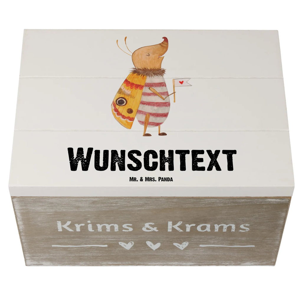 Personalisierte Holzkiste Nachtfalter Fähnchen Holzkiste mit Namen, Kiste mit Namen, Schatzkiste mit Namen, Truhe mit Namen, Schatulle mit Namen, Erinnerungsbox mit Namen, Erinnerungskiste, mit Namen, Dekokiste mit Namen, Aufbewahrungsbox mit Namen, Holzkiste Personalisiert, Kiste Personalisiert, Schatzkiste Personalisiert, Truhe Personalisiert, Schatulle Personalisiert, Erinnerungsbox Personalisiert, Erinnerungskiste Personalisiert, Dekokiste Personalisiert, Aufbewahrungsbox Personalisiert, Geschenkbox personalisiert, GEschenkdose personalisiert, Tiermotive, Gute Laune, lustige Sprüche, Tiere, Nachtfalter, Käfer, Spruch lustig, Spruch witzig, süß, niedlich, Küche Deko, Was kostet die Welt