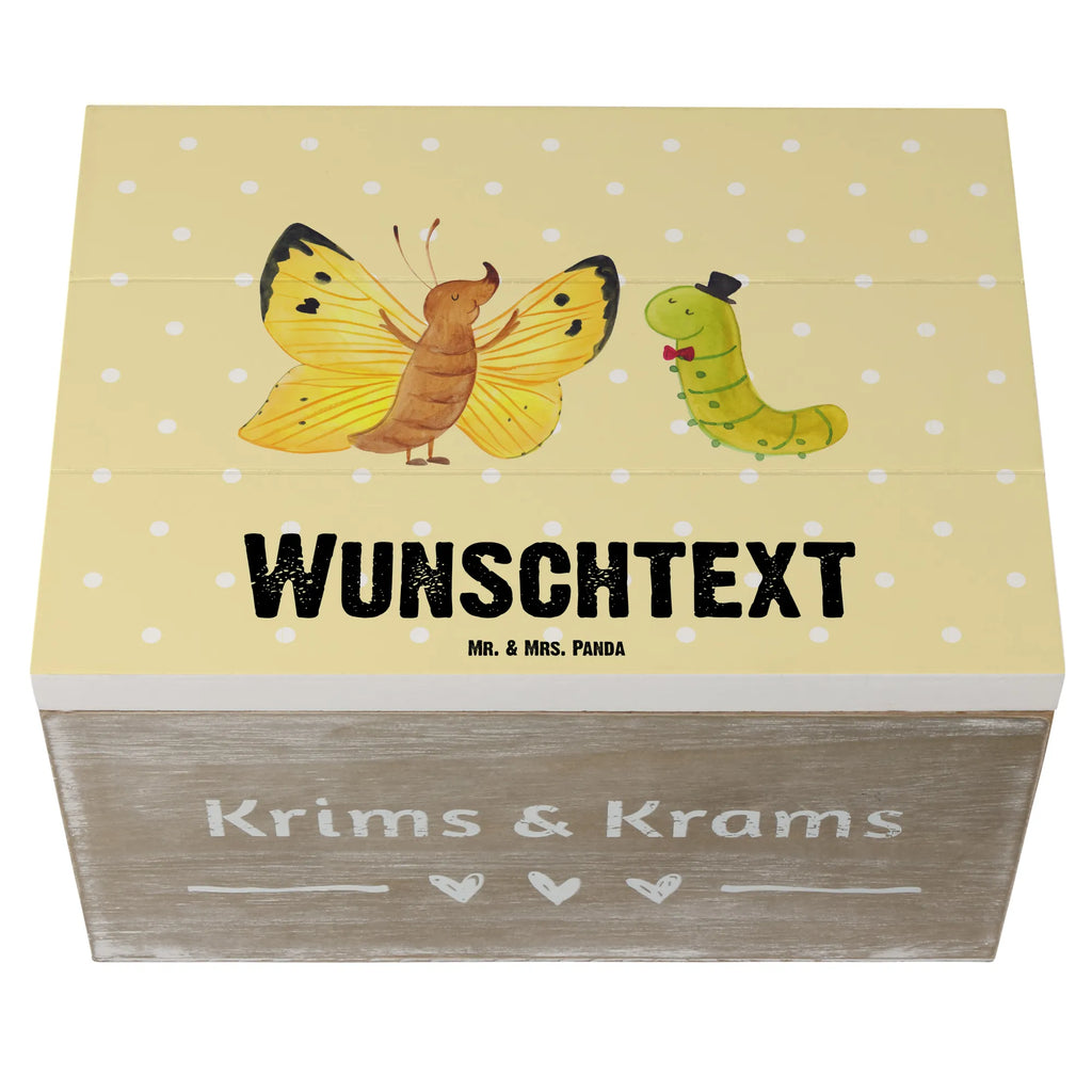 Personalisierte Holzkiste Raupe & Schmetterling Holzkiste mit Namen, Kiste mit Namen, Schatzkiste mit Namen, Truhe mit Namen, Schatulle mit Namen, Erinnerungsbox mit Namen, Erinnerungskiste, mit Namen, Dekokiste mit Namen, Aufbewahrungsbox mit Namen, Holzkiste Personalisiert, Kiste Personalisiert, Schatzkiste Personalisiert, Truhe Personalisiert, Schatulle Personalisiert, Erinnerungsbox Personalisiert, Erinnerungskiste Personalisiert, Dekokiste Personalisiert, Aufbewahrungsbox Personalisiert, Geschenkbox personalisiert, GEschenkdose personalisiert, Tiermotive, Gute Laune, lustige Sprüche, Tiere, Raupe, Schmetterling, Zitronenfalter, Entwicklung, Erwachsen werden, Kokon, Hut, Hütchen, Schönheit, Aufwachsen