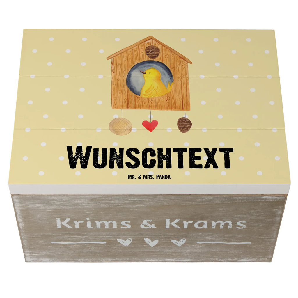 Personalisierte Holzkiste Vogel Haus Holzkiste mit Namen, Kiste mit Namen, Schatzkiste mit Namen, Truhe mit Namen, Schatulle mit Namen, Erinnerungsbox mit Namen, Erinnerungskiste, mit Namen, Dekokiste mit Namen, Aufbewahrungsbox mit Namen, Holzkiste Personalisiert, Kiste Personalisiert, Schatzkiste Personalisiert, Truhe Personalisiert, Schatulle Personalisiert, Erinnerungsbox Personalisiert, Erinnerungskiste Personalisiert, Dekokiste Personalisiert, Aufbewahrungsbox Personalisiert, Geschenkbox personalisiert, GEschenkdose personalisiert, Tiermotive, Gute Laune, lustige Sprüche, Tiere, Vogel, Vögel, Vogelhaus, Vogelhäuschen, Home sweet home, Zuhause, Nest, Eigenheim, Familie, Wohnung, Haus, unser Haus, Lieblingsort, Castle