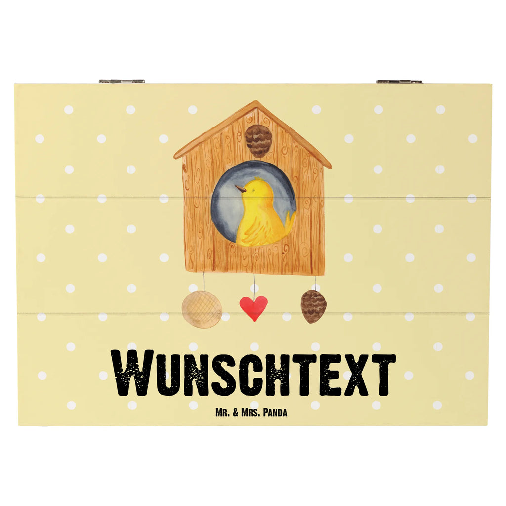 Personalisierte Holzkiste Vogelhaus sweet Home Holzkiste mit Namen, Kiste mit Namen, Schatzkiste mit Namen, Truhe mit Namen, Schatulle mit Namen, Erinnerungsbox mit Namen, Erinnerungskiste, mit Namen, Dekokiste mit Namen, Aufbewahrungsbox mit Namen, Holzkiste Personalisiert, Kiste Personalisiert, Schatzkiste Personalisiert, Truhe Personalisiert, Schatulle Personalisiert, Erinnerungsbox Personalisiert, Erinnerungskiste Personalisiert, Dekokiste Personalisiert, Aufbewahrungsbox Personalisiert, Geschenkbox personalisiert, GEschenkdose personalisiert, Tiermotive, Gute Laune, lustige Sprüche, Tiere, Vogelhaus, Vogel, Home sweet Home, Einzug, Umzug, Geschenk, Einzugsgeschenk, Hausbau, Haus