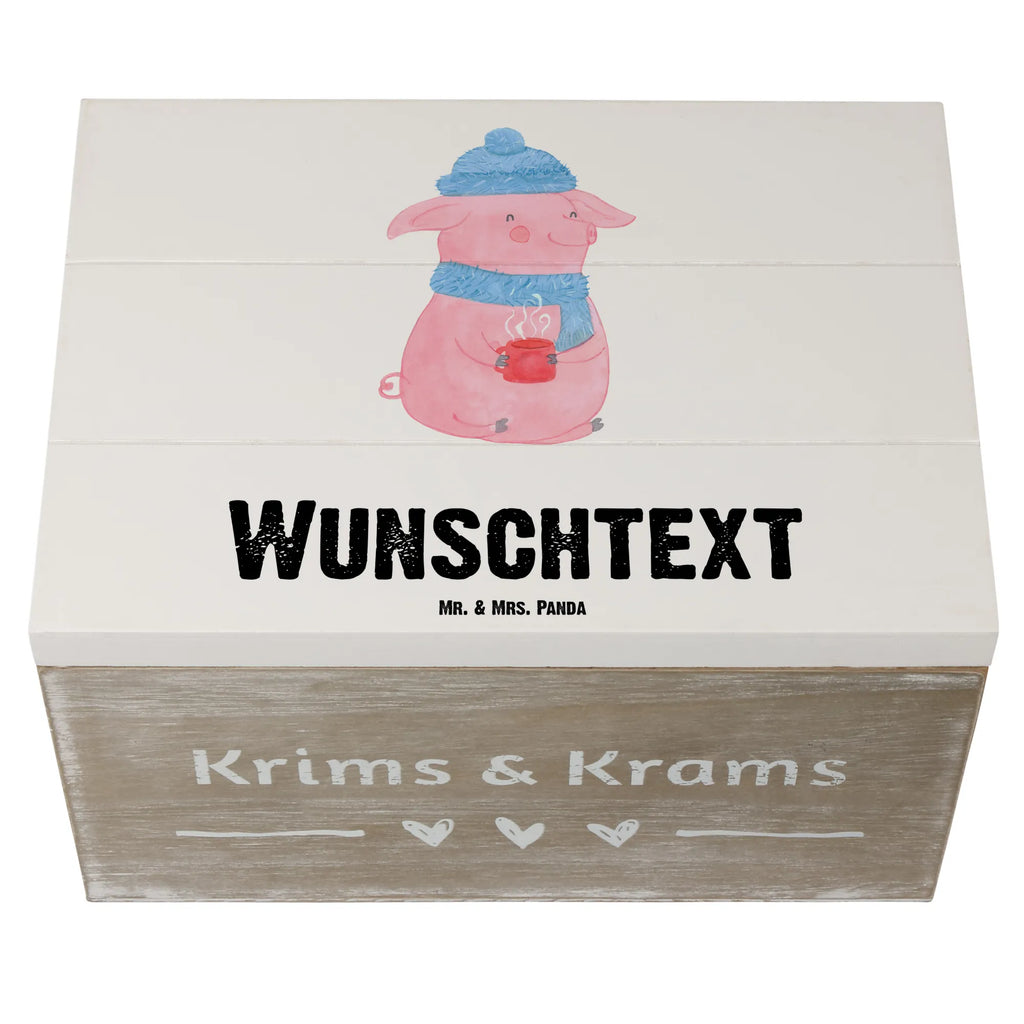 Personalisierte Holzkiste Schweinchen Glühwein Holzkiste mit Namen, Kiste mit Namen, Schatzkiste mit Namen, Truhe mit Namen, Schatulle mit Namen, Erinnerungsbox mit Namen, Erinnerungskiste, mit Namen, Dekokiste mit Namen, Aufbewahrungsbox mit Namen, Holzkiste Personalisiert, Kiste Personalisiert, Schatzkiste Personalisiert, Truhe Personalisiert, Schatulle Personalisiert, Erinnerungsbox Personalisiert, Erinnerungskiste Personalisiert, Dekokiste Personalisiert, Aufbewahrungsbox Personalisiert, Geschenkbox personalisiert, GEschenkdose personalisiert, Winter, Weihnachten, Weihnachtsdeko, Nikolaus, Advent, Heiligabend, Wintermotiv, Glühwein, Betrunken, Weihnachtsmarkt, Spruch