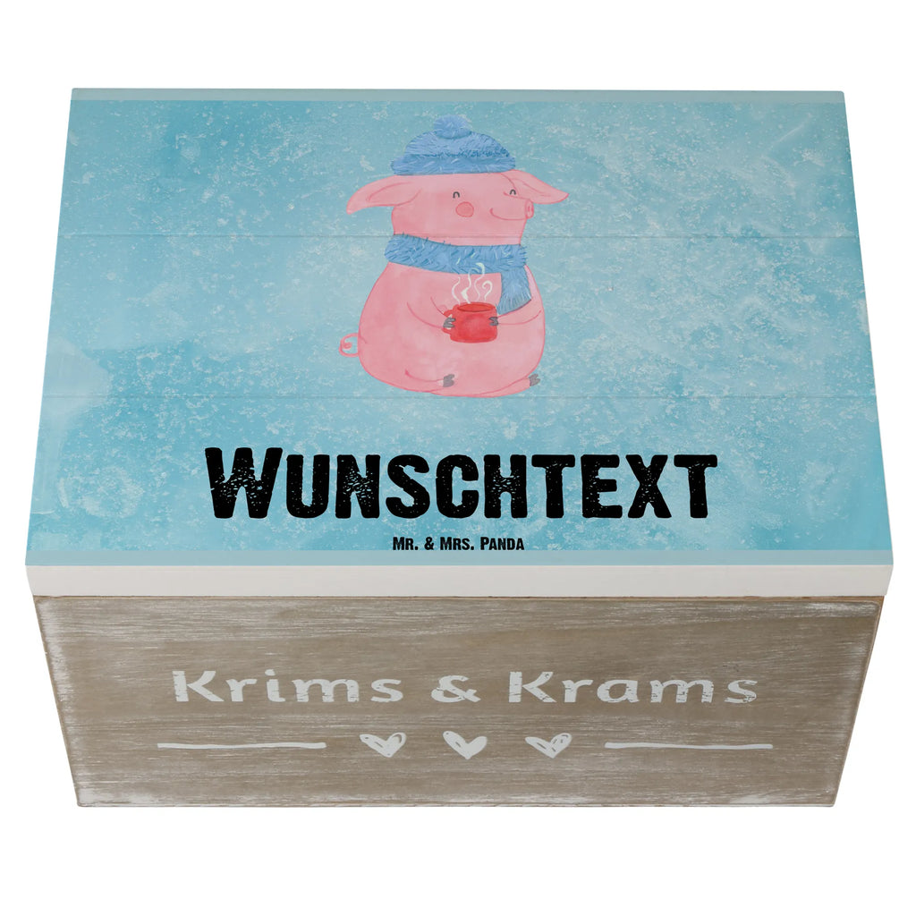 Personalisierte Holzkiste Schweinchen Glühwein Holzkiste mit Namen, Kiste mit Namen, Schatzkiste mit Namen, Truhe mit Namen, Schatulle mit Namen, Erinnerungsbox mit Namen, Erinnerungskiste, mit Namen, Dekokiste mit Namen, Aufbewahrungsbox mit Namen, Holzkiste Personalisiert, Kiste Personalisiert, Schatzkiste Personalisiert, Truhe Personalisiert, Schatulle Personalisiert, Erinnerungsbox Personalisiert, Erinnerungskiste Personalisiert, Dekokiste Personalisiert, Aufbewahrungsbox Personalisiert, Geschenkbox personalisiert, GEschenkdose personalisiert, Winter, Weihnachten, Weihnachtsdeko, Nikolaus, Advent, Heiligabend, Wintermotiv, Glühwein, Betrunken, Weihnachtsmarkt, Spruch