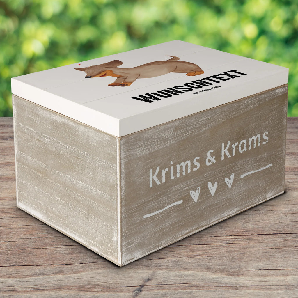 Personalisierte Holzkiste Hund Dackel Holzkiste mit Namen, Kiste mit Namen, Schatzkiste mit Namen, Truhe mit Namen, Schatulle mit Namen, Erinnerungsbox mit Namen, Erinnerungskiste, mit Namen, Dekokiste mit Namen, Aufbewahrungsbox mit Namen, Holzkiste Personalisiert, Kiste Personalisiert, Schatzkiste Personalisiert, Truhe Personalisiert, Schatulle Personalisiert, Erinnerungsbox Personalisiert, Erinnerungskiste Personalisiert, Dekokiste Personalisiert, Aufbewahrungsbox Personalisiert, Geschenkbox personalisiert, GEschenkdose personalisiert, Hund, Hundemotiv, Haustier, Hunderasse, Tierliebhaber, Hundebesitzer, Sprüche, Hunde, Dackel, Dachshund, happy dog