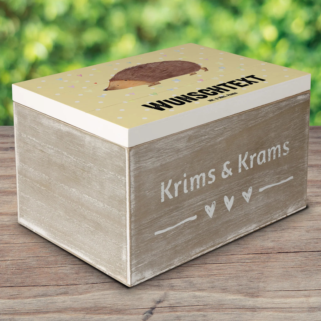 Personalisierte Holzkiste Igel Herzen Holzkiste mit Namen, Kiste mit Namen, Schatzkiste mit Namen, Truhe mit Namen, Schatulle mit Namen, Erinnerungsbox mit Namen, Erinnerungskiste, mit Namen, Dekokiste mit Namen, Aufbewahrungsbox mit Namen, Holzkiste Personalisiert, Kiste Personalisiert, Schatzkiste Personalisiert, Truhe Personalisiert, Schatulle Personalisiert, Erinnerungsbox Personalisiert, Erinnerungskiste Personalisiert, Dekokiste Personalisiert, Aufbewahrungsbox Personalisiert, Geschenkbox personalisiert, GEschenkdose personalisiert, Tiermotive, Gute Laune, lustige Sprüche, Tiere, Liebe, Herz, Herzen, Igel, Vertrauen, Kuss, Leben