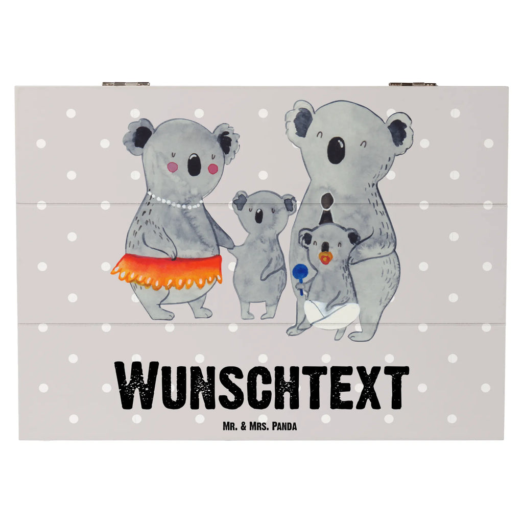 Personalisierte Holzkiste Koala Familie Holzkiste mit Namen, Kiste mit Namen, Schatzkiste mit Namen, Truhe mit Namen, Schatulle mit Namen, Erinnerungsbox mit Namen, Erinnerungskiste, mit Namen, Dekokiste mit Namen, Aufbewahrungsbox mit Namen, Holzkiste Personalisiert, Kiste Personalisiert, Schatzkiste Personalisiert, Truhe Personalisiert, Schatulle Personalisiert, Erinnerungsbox Personalisiert, Erinnerungskiste Personalisiert, Dekokiste Personalisiert, Aufbewahrungsbox Personalisiert, Geschenkbox personalisiert, GEschenkdose personalisiert, Familie, Vatertag, Muttertag, Bruder, Schwester, Mama, Papa, Oma, Opa, Koala, Koalas, Family, Kinder, Geschwister, Familienleben