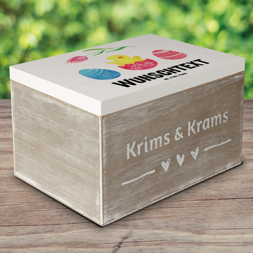 Personalisierte Holzkiste Küken geschlüpft Holzkiste mit Namen, Kiste mit Namen, Schatzkiste mit Namen, Truhe mit Namen, Schatulle mit Namen, Erinnerungsbox mit Namen, Erinnerungskiste, mit Namen, Dekokiste mit Namen, Aufbewahrungsbox mit Namen, Holzkiste Personalisiert, Kiste Personalisiert, Schatzkiste Personalisiert, Truhe Personalisiert, Schatulle Personalisiert, Erinnerungsbox Personalisiert, Erinnerungskiste Personalisiert, Dekokiste Personalisiert, Aufbewahrungsbox Personalisiert, Geschenkbox personalisiert, GEschenkdose personalisiert, Ostern, Osterhase, Ostergeschenke, Osternest, Osterdeko, Geschenke zu Ostern, Ostern Geschenk, Ostergeschenke Kinder, Ostern Kinder, Küken, Osterei, Ostereier, Ei, Frühlingsgefühle, Freude, Grüße, liebe Grüße, Frohe Ostern, Ostergrüße