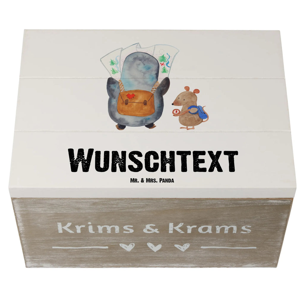 Personalisierte Holzkiste Pinguin & Maus Wanderer Holzkiste mit Namen, Kiste mit Namen, Schatzkiste mit Namen, Truhe mit Namen, Schatulle mit Namen, Erinnerungsbox mit Namen, Erinnerungskiste, mit Namen, Dekokiste mit Namen, Aufbewahrungsbox mit Namen, Holzkiste Personalisiert, Kiste Personalisiert, Schatzkiste Personalisiert, Truhe Personalisiert, Schatulle Personalisiert, Erinnerungsbox Personalisiert, Erinnerungskiste Personalisiert, Dekokiste Personalisiert, Aufbewahrungsbox Personalisiert, Geschenkbox personalisiert, GEschenkdose personalisiert, Pinguin, Pinguine, Abenteurer, Abenteuer, Roadtrip, Ausflug, Wanderlust, wandern