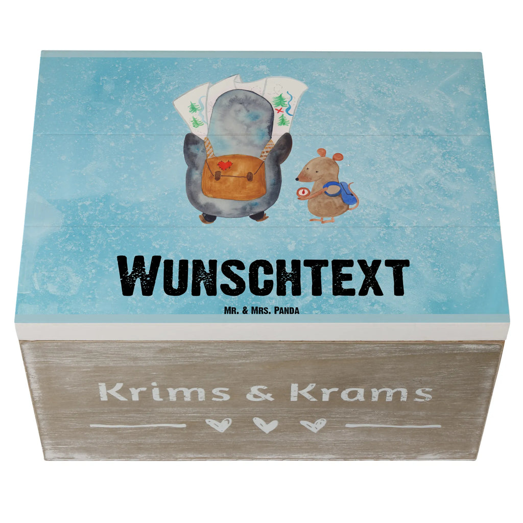 Personalisierte Holzkiste Pinguin & Maus Wanderer Holzkiste mit Namen, Kiste mit Namen, Schatzkiste mit Namen, Truhe mit Namen, Schatulle mit Namen, Erinnerungsbox mit Namen, Erinnerungskiste, mit Namen, Dekokiste mit Namen, Aufbewahrungsbox mit Namen, Holzkiste Personalisiert, Kiste Personalisiert, Schatzkiste Personalisiert, Truhe Personalisiert, Schatulle Personalisiert, Erinnerungsbox Personalisiert, Erinnerungskiste Personalisiert, Dekokiste Personalisiert, Aufbewahrungsbox Personalisiert, Geschenkbox personalisiert, GEschenkdose personalisiert, Pinguin, Pinguine, Abenteurer, Abenteuer, Roadtrip, Ausflug, Wanderlust, wandern