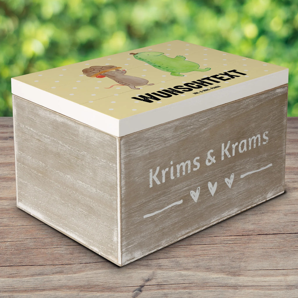 Personalisierte Holzkiste Schildkröte & Maus Holzkiste mit Namen, Kiste mit Namen, Schatzkiste mit Namen, Truhe mit Namen, Schatulle mit Namen, Erinnerungsbox mit Namen, Erinnerungskiste, mit Namen, Dekokiste mit Namen, Aufbewahrungsbox mit Namen, Holzkiste Personalisiert, Kiste Personalisiert, Schatzkiste Personalisiert, Truhe Personalisiert, Schatulle Personalisiert, Erinnerungsbox Personalisiert, Erinnerungskiste Personalisiert, Dekokiste Personalisiert, Aufbewahrungsbox Personalisiert, Geschenkbox personalisiert, GEschenkdose personalisiert, Schildkröte, Maus, Freunde, Freundinnen, beste Freunde, beste Freundinnen