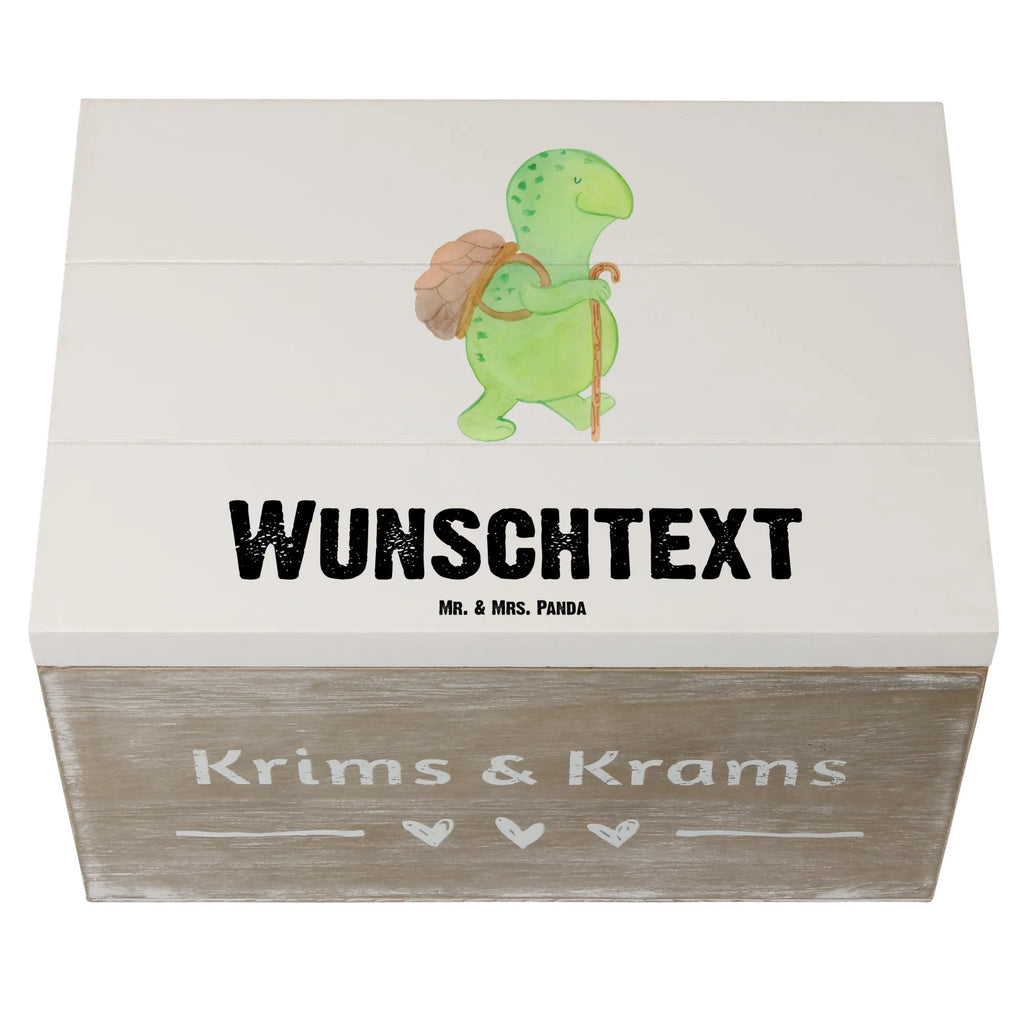 Personalisierte Holzkiste Schildkröte Wanderer Holzkiste mit Namen, Kiste mit Namen, Schatzkiste mit Namen, Truhe mit Namen, Schatulle mit Namen, Erinnerungsbox mit Namen, Erinnerungskiste, mit Namen, Dekokiste mit Namen, Aufbewahrungsbox mit Namen, Holzkiste Personalisiert, Kiste Personalisiert, Schatzkiste Personalisiert, Truhe Personalisiert, Schatulle Personalisiert, Erinnerungsbox Personalisiert, Erinnerungskiste Personalisiert, Dekokiste Personalisiert, Aufbewahrungsbox Personalisiert, Geschenkbox personalisiert, GEschenkdose personalisiert, Schildkröte, Schildkröten, Motivation, Motivationsspruch, Motivationssprüche, Neuanfang