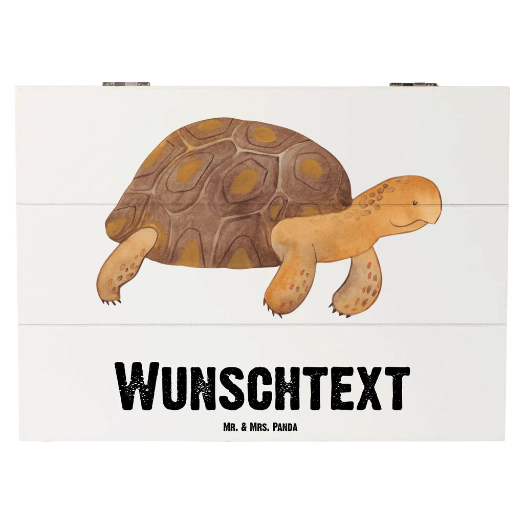 Personalisierte Holzkiste Schildkröte marschiert Holzkiste mit Namen, Kiste mit Namen, Schatzkiste mit Namen, Truhe mit Namen, Schatulle mit Namen, Erinnerungsbox mit Namen, Erinnerungskiste, mit Namen, Dekokiste mit Namen, Aufbewahrungsbox mit Namen, Holzkiste Personalisiert, Kiste Personalisiert, Schatzkiste Personalisiert, Truhe Personalisiert, Schatulle Personalisiert, Erinnerungsbox Personalisiert, Erinnerungskiste Personalisiert, Dekokiste Personalisiert, Aufbewahrungsbox Personalisiert, Geschenkbox personalisiert, GEschenkdose personalisiert, Meerestiere, Meer, Urlaub, Schildkröte, Schildkröten, get lost, Abenteuer, Reiselust, Inspiration, Neustart, Motivation, Lieblingsmensch