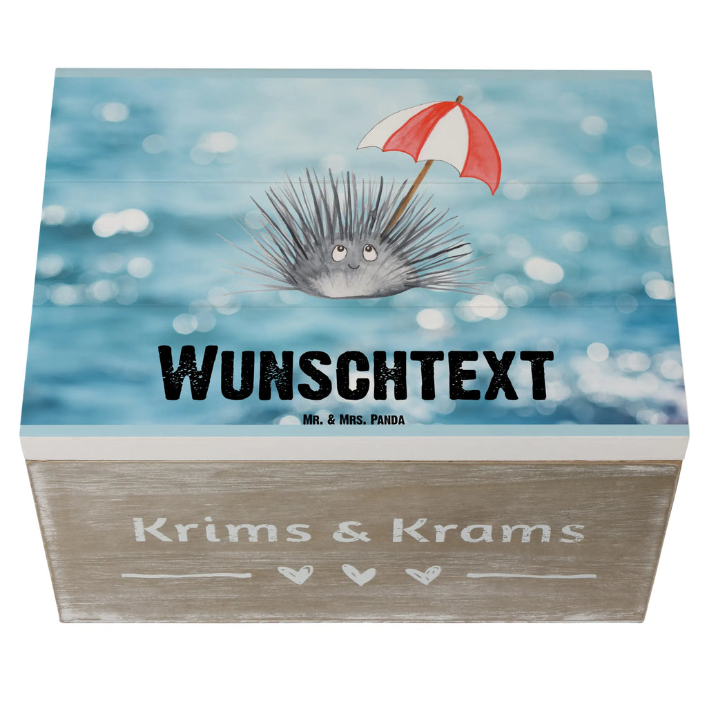 Personalisierte Holzkiste Seeigel Holzkiste mit Namen, Kiste mit Namen, Schatzkiste mit Namen, Truhe mit Namen, Schatulle mit Namen, Erinnerungsbox mit Namen, Erinnerungskiste, mit Namen, Dekokiste mit Namen, Aufbewahrungsbox mit Namen, Holzkiste Personalisiert, Kiste Personalisiert, Schatzkiste Personalisiert, Truhe Personalisiert, Schatulle Personalisiert, Erinnerungsbox Personalisiert, Erinnerungskiste Personalisiert, Dekokiste Personalisiert, Aufbewahrungsbox Personalisiert, Geschenkbox personalisiert, GEschenkdose personalisiert, Meerestiere, Meer, Urlaub, Seeigel, Achtsamkeit, Selbstakzeptanz, Selbstliebe, Hier und Jetzt, Leben, Lebe