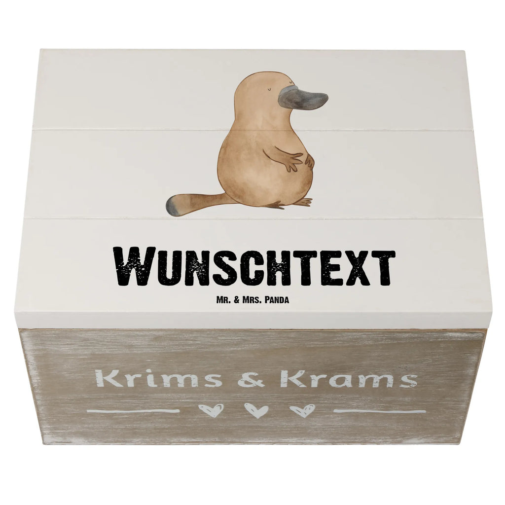 Personalisierte Holzkiste Schnabeltier Mut Holzkiste mit Namen, Kiste mit Namen, Schatzkiste mit Namen, Truhe mit Namen, Schatulle mit Namen, Erinnerungsbox mit Namen, Erinnerungskiste, mit Namen, Dekokiste mit Namen, Aufbewahrungsbox mit Namen, Holzkiste Personalisiert, Kiste Personalisiert, Schatzkiste Personalisiert, Truhe Personalisiert, Schatulle Personalisiert, Erinnerungsbox Personalisiert, Erinnerungskiste Personalisiert, Dekokiste Personalisiert, Aufbewahrungsbox Personalisiert, Geschenkbox personalisiert, GEschenkdose personalisiert, Meerestiere, Meer, Urlaub, Schnabeltier, Mut, mutig, Lebensweisheit, Schnabeltiere, Motivation, Training, Büro, Arbeit, Neuanfang, Neustart, Weltreise, Raodtrip