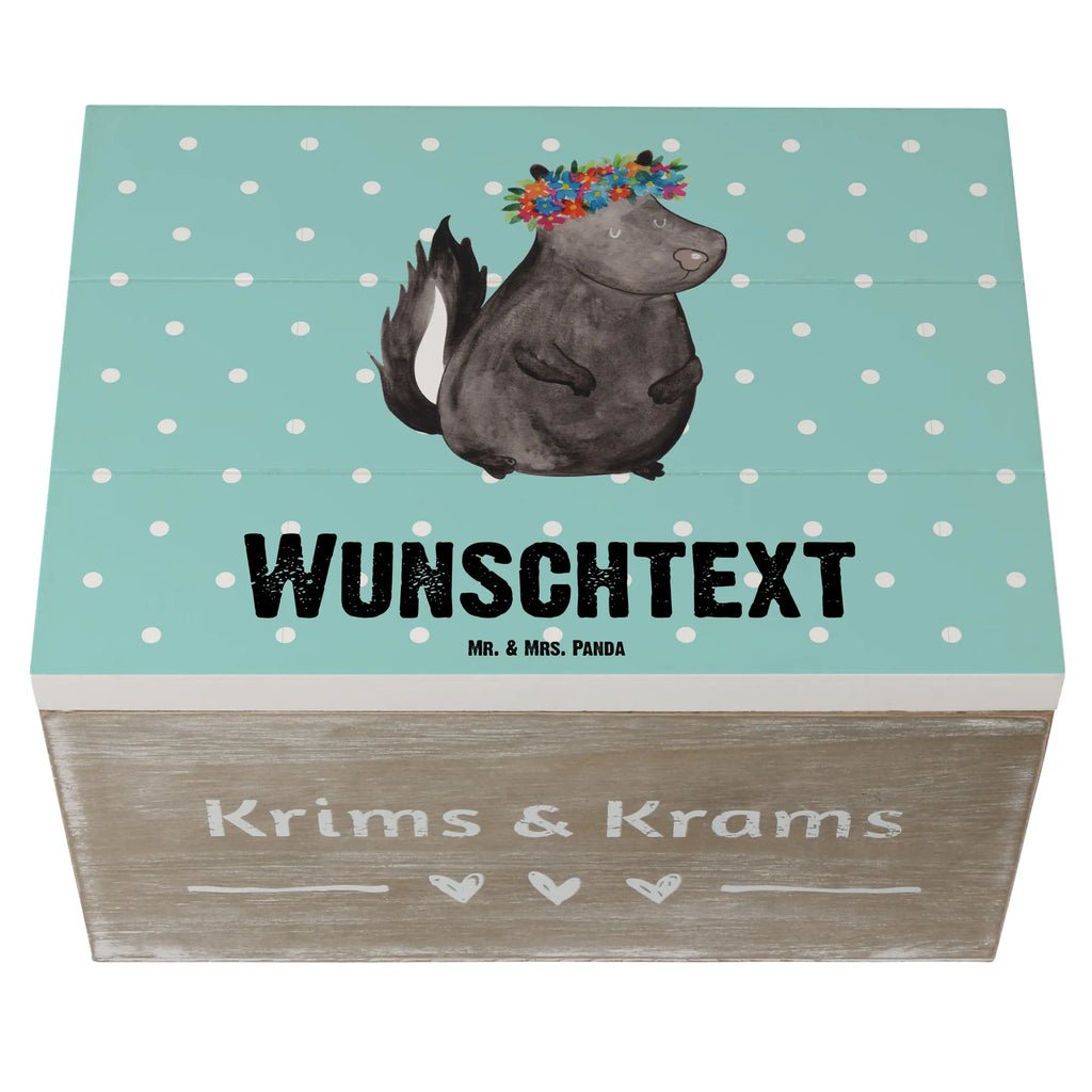 Personalisierte Holzkiste Stinktier Blumenmaedchen Holzkiste mit Namen, Kiste mit Namen, Schatzkiste mit Namen, Truhe mit Namen, Schatulle mit Namen, Erinnerungsbox mit Namen, Erinnerungskiste, mit Namen, Dekokiste mit Namen, Aufbewahrungsbox mit Namen, Holzkiste Personalisiert, Kiste Personalisiert, Schatzkiste Personalisiert, Truhe Personalisiert, Schatulle Personalisiert, Erinnerungsbox Personalisiert, Erinnerungskiste Personalisiert, Dekokiste Personalisiert, Aufbewahrungsbox Personalisiert, Geschenkbox personalisiert, GEschenkdose personalisiert, Stinktier, Skunk, Wildtier, Raubtier, Stinker, Stinki, Yoga, Namaste, Lebe, Liebe, Lache