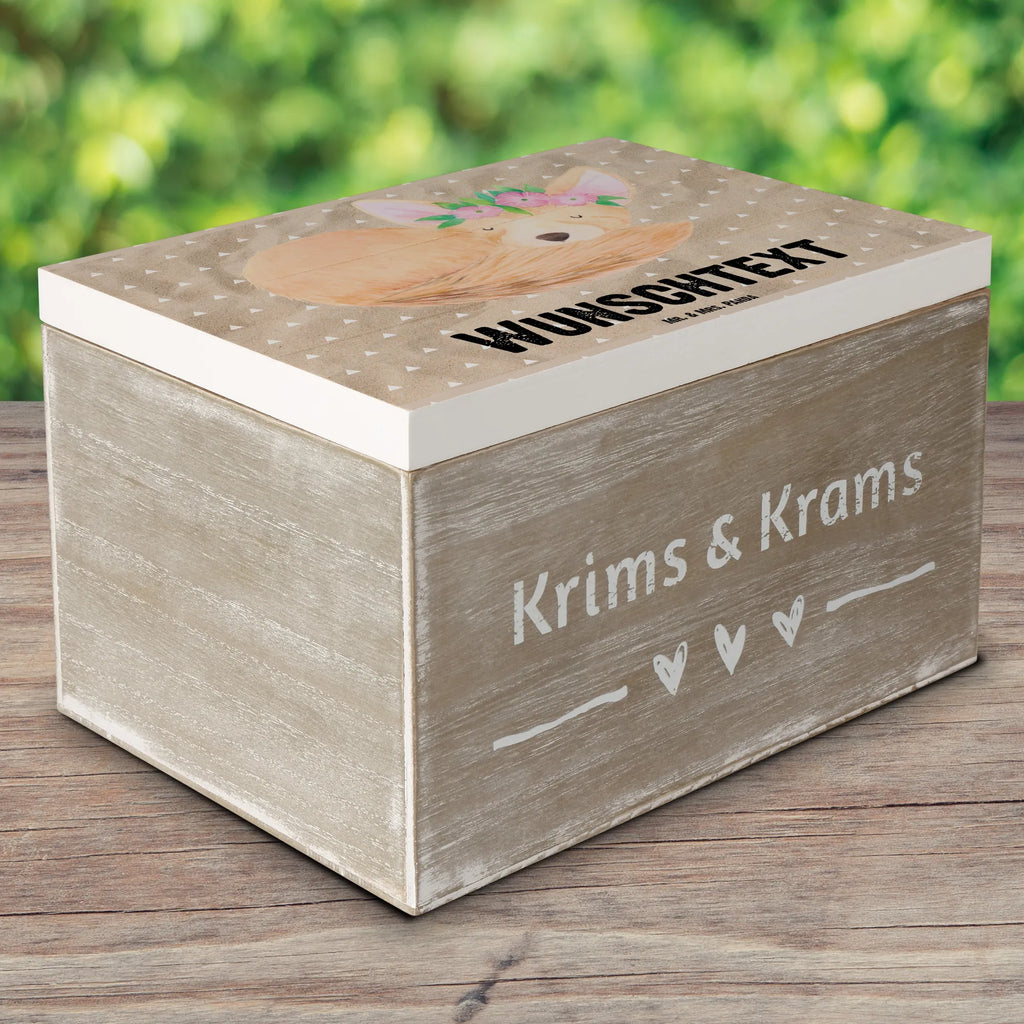 Personalisierte Holzkiste Wüstenfuchs Blumen Holzkiste mit Namen, Kiste mit Namen, Schatzkiste mit Namen, Truhe mit Namen, Schatulle mit Namen, Erinnerungsbox mit Namen, Erinnerungskiste, mit Namen, Dekokiste mit Namen, Aufbewahrungsbox mit Namen, Holzkiste Personalisiert, Kiste Personalisiert, Schatzkiste Personalisiert, Truhe Personalisiert, Schatulle Personalisiert, Erinnerungsbox Personalisiert, Erinnerungskiste Personalisiert, Dekokiste Personalisiert, Aufbewahrungsbox Personalisiert, Geschenkbox personalisiert, GEschenkdose personalisiert, Afrika, Wildtiere, Wüste, Wüstenfuchs, Blumen, Blumenkranz, Glücklich