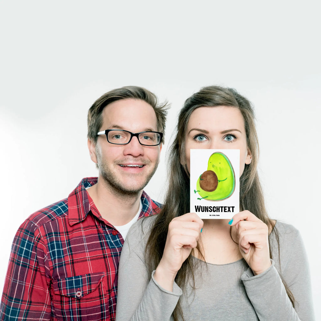 Personalisierte Postkarte Avocado Pfeifen Postkarte mit Namen, Postkarte bedrucken, Postkarte mit Wunschtext, Postkarte personalisierbar, Geschenkkarte mit Namen, Grußkarte mit Namen, Karte mit Namen, Einladung mit Namen, Ansichtskarte mit Namen, Geschenkkarte mit Wunschtext, Grußkarte mit Wunschtext, Karte mit Wunschtext, Einladung mit Wunschtext, Ansichtskarte mit Wunschtext, Avocado, Veggie, Vegan, Gesund, Diät, Abnehmen, Ernährung, dick sein