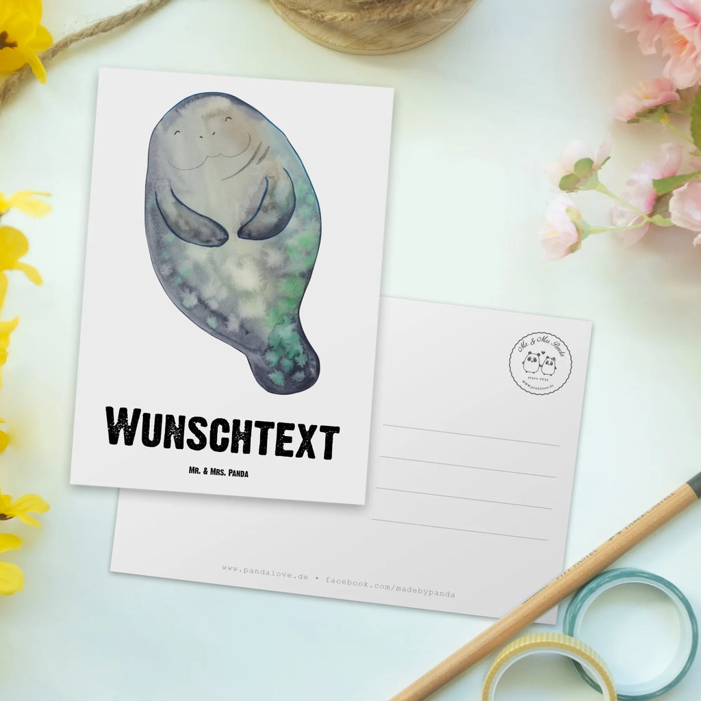 Personalisierte Postkarte Seekuh happy Postkarte mit Namen, Postkarte bedrucken, Postkarte mit Wunschtext, Postkarte personalisierbar, Geschenkkarte mit Namen, Grußkarte mit Namen, Karte mit Namen, Einladung mit Namen, Ansichtskarte mit Namen, Geschenkkarte mit Wunschtext, Grußkarte mit Wunschtext, Karte mit Wunschtext, Einladung mit Wunschtext, Ansichtskarte mit Wunschtext, Meerestiere, Meer, Urlaub, Seekuh, Seekühe, Selbstliebe, Respekt, Neuanfang, Neustart, Achtsamkeit, Zufrieden, Liebeskummer, Freundin