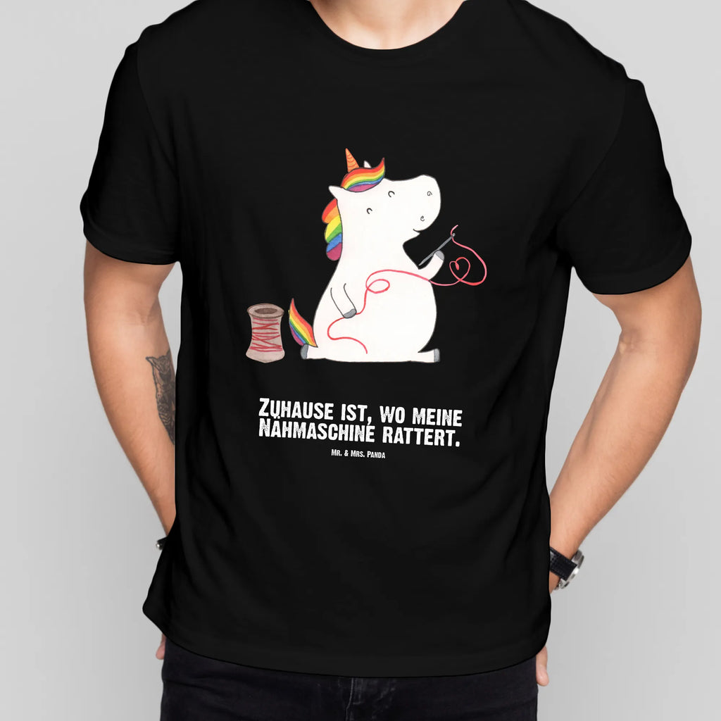 Personalisiertes T-Shirt Einhorn Näherin T-Shirt Personalisiert, T-Shirt mit Namen, T-Shirt mit Aufruck, Männer, Frauen, Wunschtext, Bedrucken, Einhorn, Einhörner, Einhorn Deko, Pegasus, Unicorn, Näherin, nähen, Mädchen, Freundin, Häkeln, Stricken, basteln, Nähzimmer