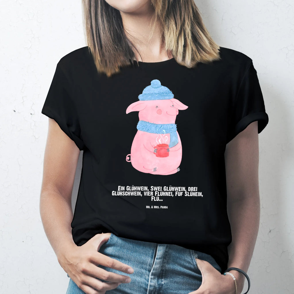 Personalisiertes T-Shirt Schweinchen Glühwein T-Shirt Personalisiert, T-Shirt mit Namen, T-Shirt mit Aufruck, Männer, Frauen, Wunschtext, Bedrucken, Winter, Weihnachten, Weihnachtsdeko, Nikolaus, Advent, Heiligabend, Wintermotiv, Glühwein, Betrunken, Weihnachtsmarkt, Spruch