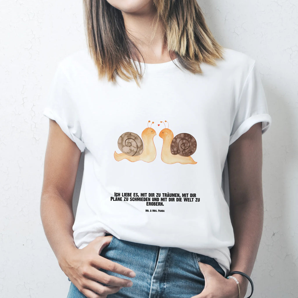 Personalisiertes T-Shirt Schnecken Liebe T-Shirt Personalisiert, T-Shirt mit Namen, T-Shirt mit Aufruck, Männer, Frauen, Wunschtext, Bedrucken, Liebe, Partner, Freund, Freundin, Ehemann, Ehefrau, Heiraten, Verlobung, Heiratsantrag, Liebesgeschenk, Jahrestag, Hocheitstag