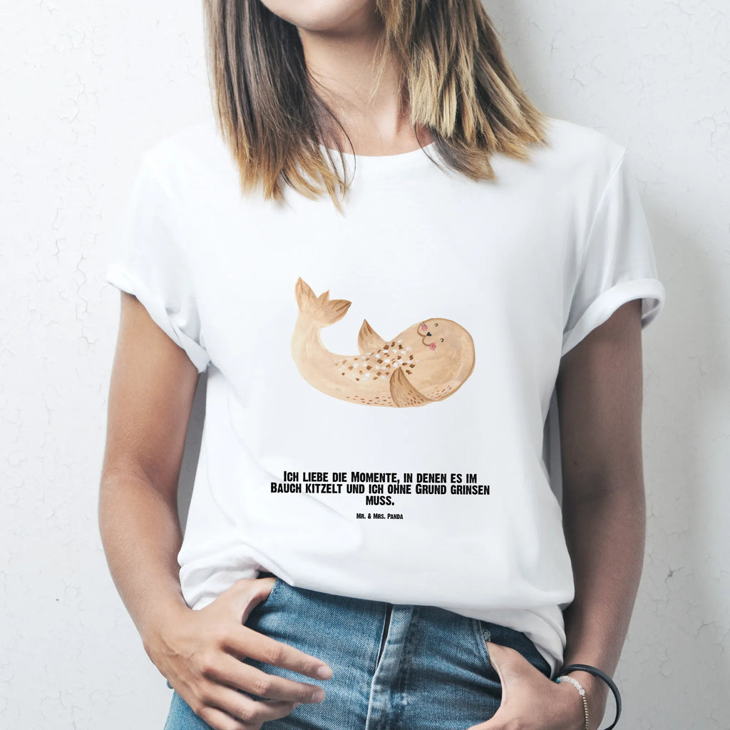 Personalisiertes T-Shirt Robbe liegend T-Shirt Personalisiert, T-Shirt mit Namen, T-Shirt mit Aufruck, Männer, Frauen, Wunschtext, Bedrucken, Tiermotive, Gute Laune, lustige Sprüche, Tiere, Robbe, Robben, Seehund, Strand, Meerestier, Ostsee, Nordsee, Lachen, Freude