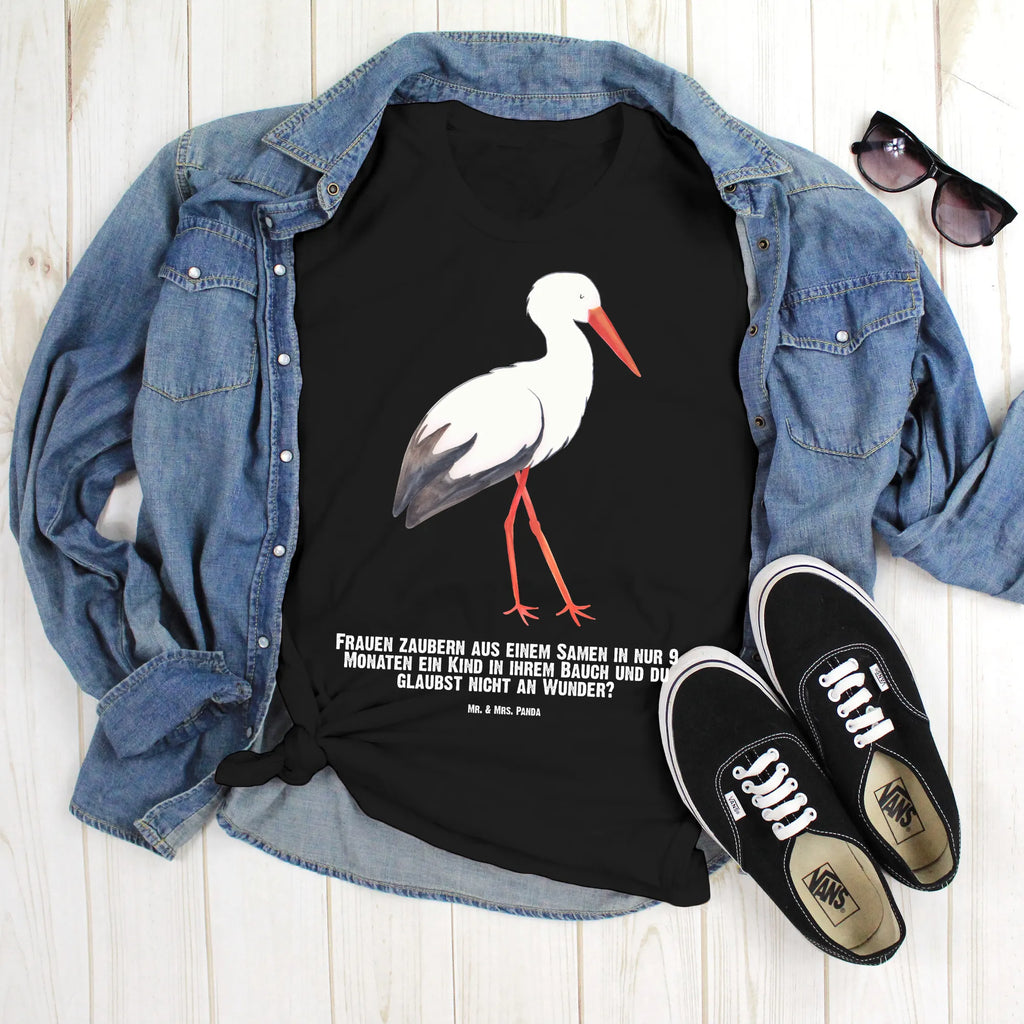 Personalisiertes T-Shirt Storch T-Shirt Personalisiert, T-Shirt mit Namen, T-Shirt mit Aufruck, Männer, Frauen, Wunschtext, Bedrucken, Tiermotive, Gute Laune, lustige Sprüche, Tiere, Storch, Störche, Schwangerschaft, Geburt, Mutter, Mütter, Mutter werden, Schwanger, Babybauch, Baby