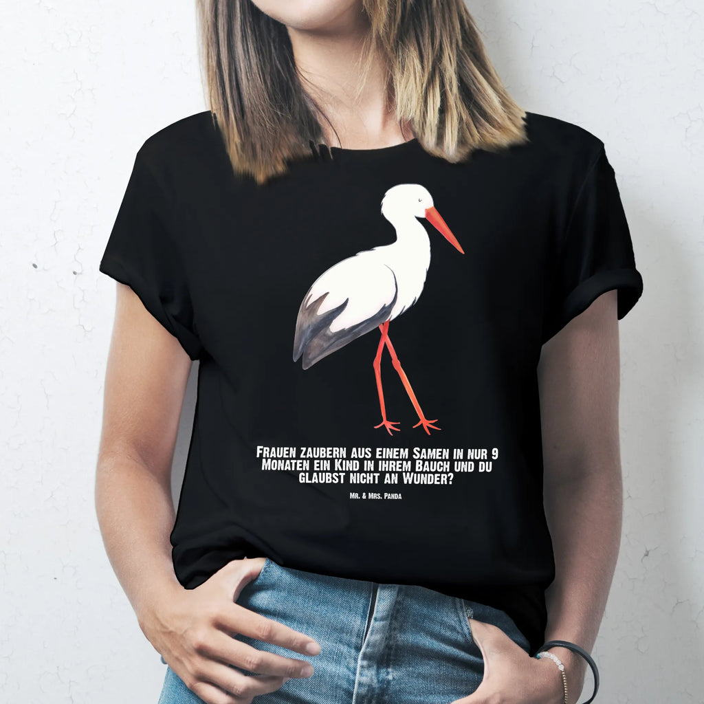 Personalisiertes T-Shirt Storch T-Shirt Personalisiert, T-Shirt mit Namen, T-Shirt mit Aufruck, Männer, Frauen, Wunschtext, Bedrucken, Tiermotive, Gute Laune, lustige Sprüche, Tiere, Storch, Störche, Schwangerschaft, Geburt, Mutter, Mütter, Mutter werden, Schwanger, Babybauch, Baby