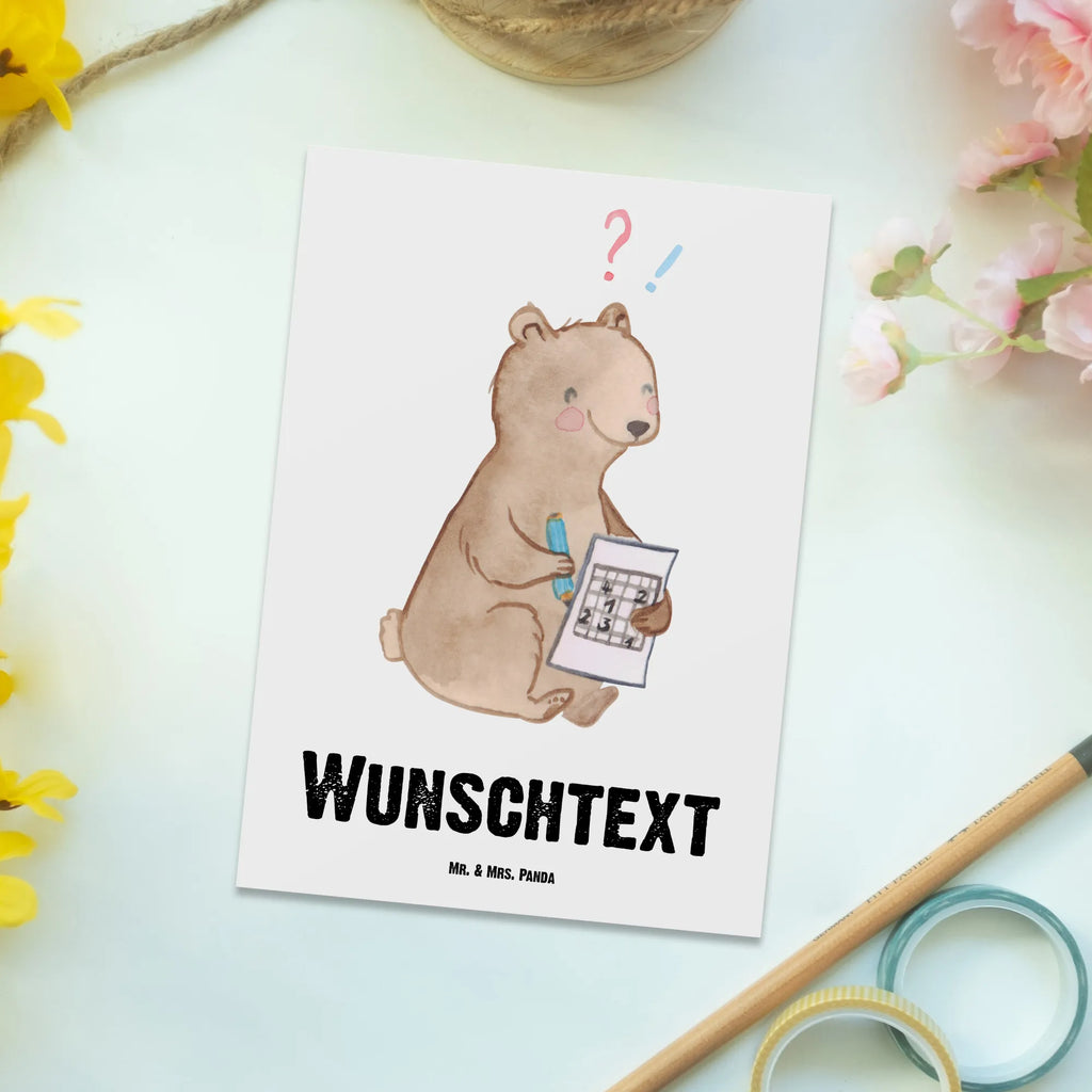 Personalisierte Postkarte Bär Rätsel lösen Postkarte mit Namen, Postkarte bedrucken, Postkarte mit Wunschtext, Postkarte personalisierbar, Geschenkkarte mit Namen, Grußkarte mit Namen, Karte mit Namen, Einladung mit Namen, Ansichtskarte mit Namen, Geschenkkarte mit Wunschtext, Grußkarte mit Wunschtext, Karte mit Wunschtext, Einladung mit Wunschtext, Ansichtskarte mit Wunschtext, Geschenk, Sport, Sportart, Hobby, Schenken, Danke, Dankeschön, Auszeichnung, Gewinn, Sportler, Rätsel lösen, Kreuzworträtsel lösen, Knobeln, Gedächtnistraining, Gedächtnissport