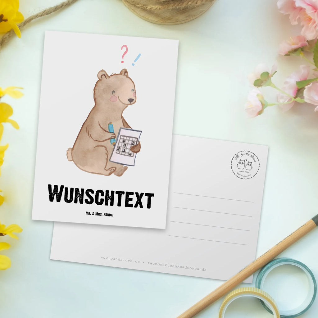 Personalisierte Postkarte Bär Rätsel lösen Postkarte mit Namen, Postkarte bedrucken, Postkarte mit Wunschtext, Postkarte personalisierbar, Geschenkkarte mit Namen, Grußkarte mit Namen, Karte mit Namen, Einladung mit Namen, Ansichtskarte mit Namen, Geschenkkarte mit Wunschtext, Grußkarte mit Wunschtext, Karte mit Wunschtext, Einladung mit Wunschtext, Ansichtskarte mit Wunschtext, Geschenk, Sport, Sportart, Hobby, Schenken, Danke, Dankeschön, Auszeichnung, Gewinn, Sportler, Rätsel lösen, Kreuzworträtsel lösen, Knobeln, Gedächtnistraining, Gedächtnissport