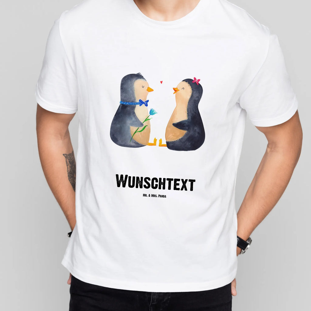 Personalisiertes T-Shirt Pinguin Pärchen T-Shirt Personalisiert, T-Shirt mit Namen, T-Shirt mit Aufruck, Männer, Frauen, Wunschtext, Bedrucken, Pinguin, Pinguine, Liebe, Liebespaar, Liebesbeweis, Liebesgeschenk, Verlobung, Jahrestag, Hochzeitstag, Hochzeit, Hochzeitsgeschenk, große Liebe, Traumpaar