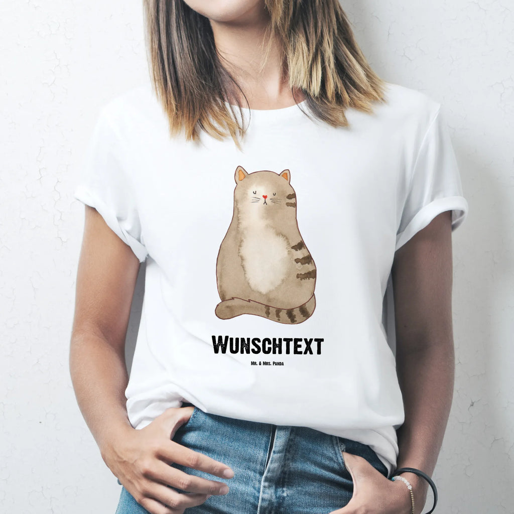 Personalisiertes T-Shirt Katze sitzend T-Shirt Personalisiert, T-Shirt mit Namen, T-Shirt mit Aufruck, Männer, Frauen, Wunschtext, Bedrucken, Katze, Katzenmotiv, Katzenfan, Katzendeko, Katzenfreund, Katzenliebhaber, Katzenprodukte, Katzenartikel, Katzenaccessoires, Katzensouvenirs, Katzenliebhaberprodukte, Katzenmotive, Katzen, Kater, Mietze, Cat, Cats, Katzenhalter, Katzenbesitzerin, Haustier, Katzenliebe, Lebensinhalt, Liebe, Mittelpunkt, Familie