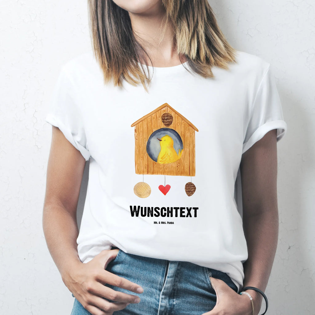 Personalisiertes T-Shirt Vogelhaus Home T-Shirt Personalisiert, T-Shirt mit Namen, T-Shirt mit Aufruck, Männer, Frauen, Wunschtext, Bedrucken, Tiermotive, Gute Laune, lustige Sprüche, Tiere, Vogelhaus, Vogel, Home sweet Home, Einzug, Umzug, Geschenk, Einzugsgeschenk, Hausbau, Haus