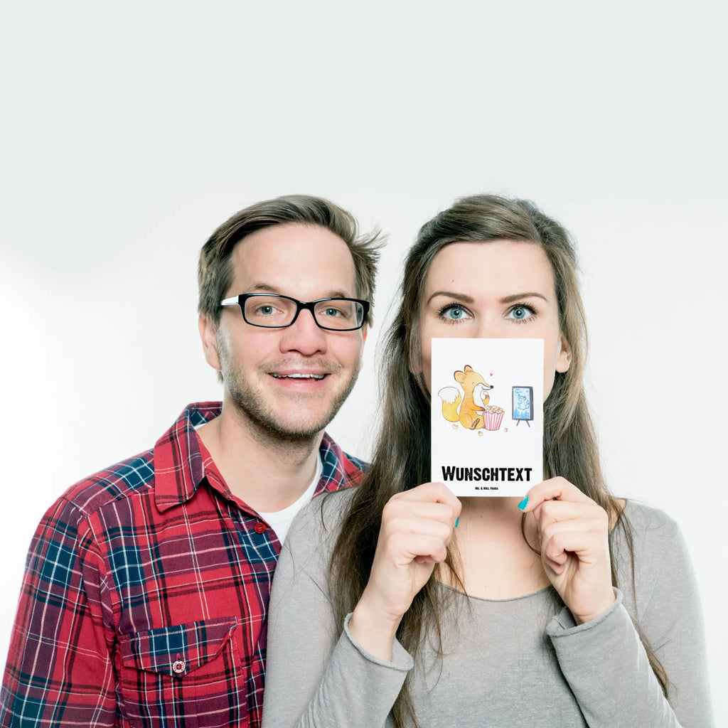 Personalisierte Postkarte Fuchs Filme gucken Postkarte mit Namen, Postkarte bedrucken, Postkarte mit Wunschtext, Postkarte personalisierbar, Geschenkkarte mit Namen, Grußkarte mit Namen, Karte mit Namen, Einladung mit Namen, Ansichtskarte mit Namen, Geschenkkarte mit Wunschtext, Grußkarte mit Wunschtext, Karte mit Wunschtext, Einladung mit Wunschtext, Ansichtskarte mit Wunschtext, Geschenk, Sport, Sportart, Hobby, Schenken, Danke, Dankeschön, Auszeichnung, Gewinn, Sportler, Filmabend, Filme gucken, TV, Fernsehen, Kino