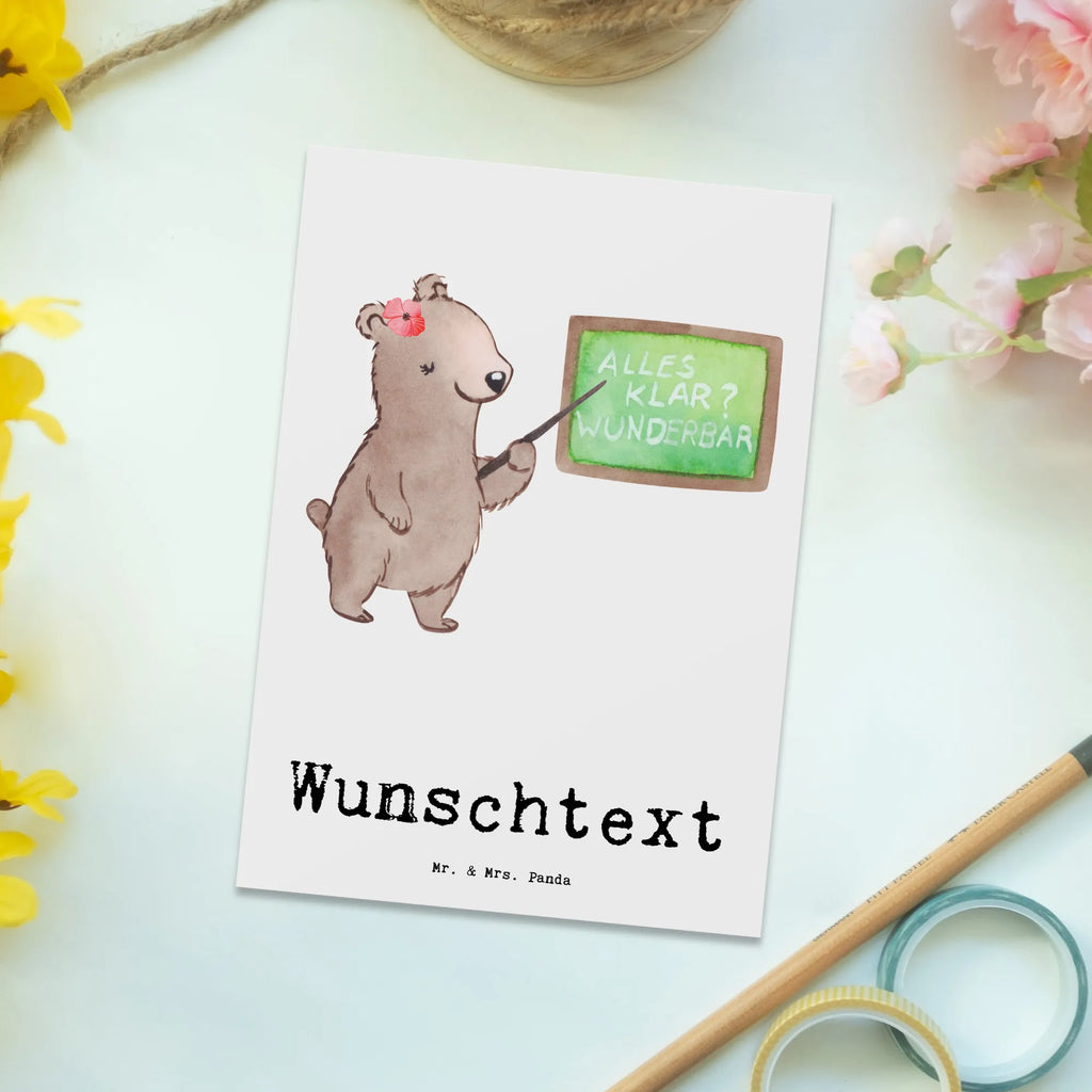 Personalisierte Postkarte Dozentin mit Herz Postkarte mit Namen, Postkarte bedrucken, Postkarte mit Wunschtext, Postkarte personalisierbar, Geschenkkarte mit Namen, Grußkarte mit Namen, Karte mit Namen, Einladung mit Namen, Ansichtskarte mit Namen, Geschenkkarte mit Wunschtext, Grußkarte mit Wunschtext, Karte mit Wunschtext, Einladung mit Wunschtext, Ansichtskarte mit Wunschtext, Beruf, Ausbildung, Jubiläum, Abschied, Rente, Kollege, Kollegin, Geschenk, Schenken, Arbeitskollege, Mitarbeiter, Firma, Danke, Dankeschön, Dozentin, Professorin, Universität, Vorlesung, Tutorin, Akademikerin, Uni, Unterricht