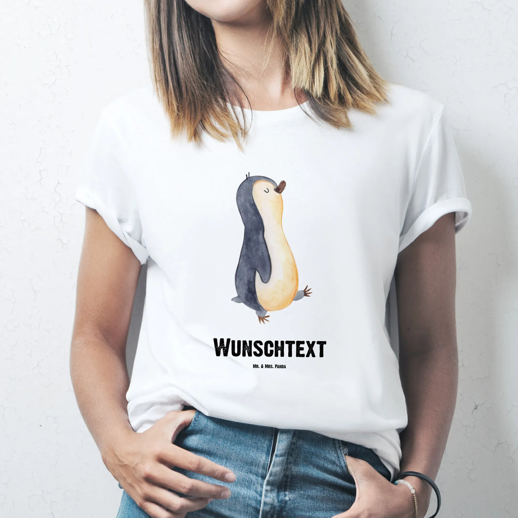 Personalisiertes T-Shirt Pinguin marschierend T-Shirt Personalisiert, T-Shirt mit Namen, T-Shirt mit Aufruck, Männer, Frauen, Wunschtext, Bedrucken, Pinguin, Pinguine, Frühaufsteher, Langschläfer, Bruder, Schwester, Familie