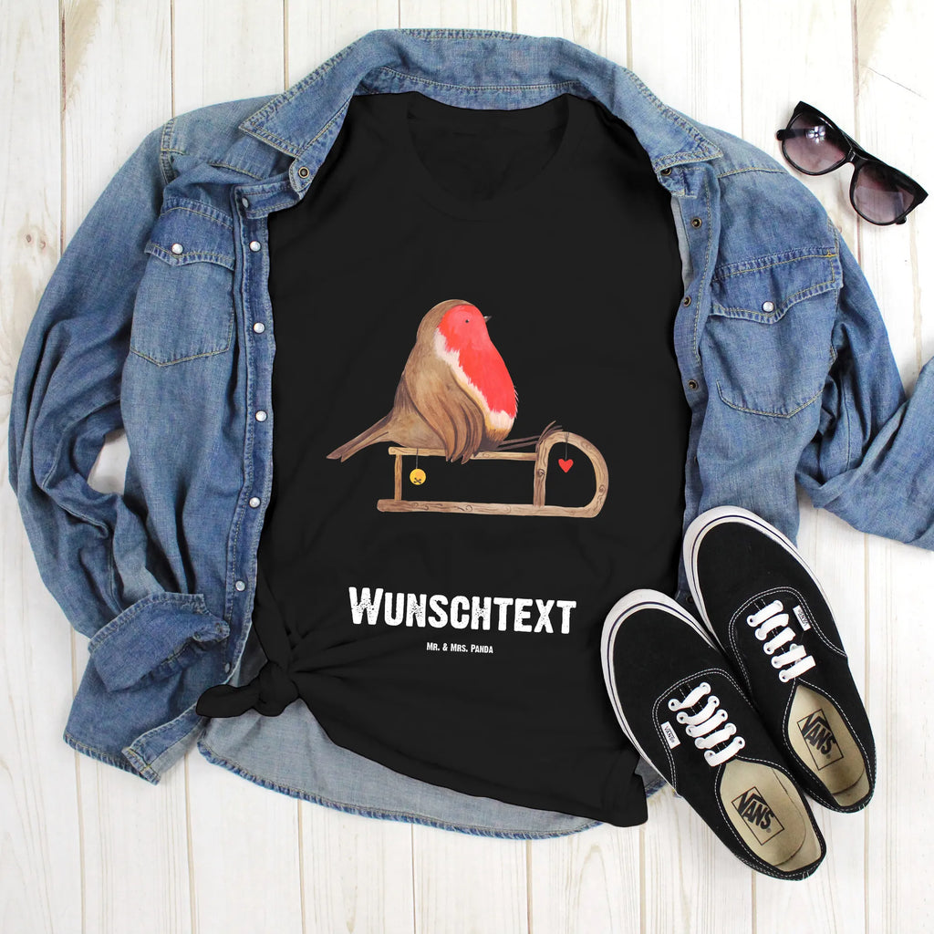 Personalisiertes T-Shirt Rotkehlchen Schlitten T-Shirt Personalisiert, T-Shirt mit Namen, T-Shirt mit Aufruck, Männer, Frauen, Wunschtext, Bedrucken, Winter, Weihnachten, Weihnachtsdeko, Nikolaus, Advent, Heiligabend, Wintermotiv, Schlitten, Vogel