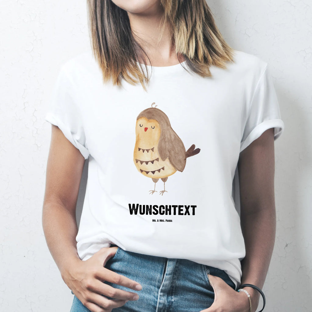 Personalisiertes T-Shirt Eule Zufrieden T-Shirt Personalisiert, T-Shirt mit Namen, T-Shirt mit Aufruck, Männer, Frauen, Wunschtext, Bedrucken, Eule, Eule Spruch, Eule deko, Owl, Liebe Spruch, Romantisch, Wortspiel lustig, Spruch schön, Geschenk Hochzeitstag