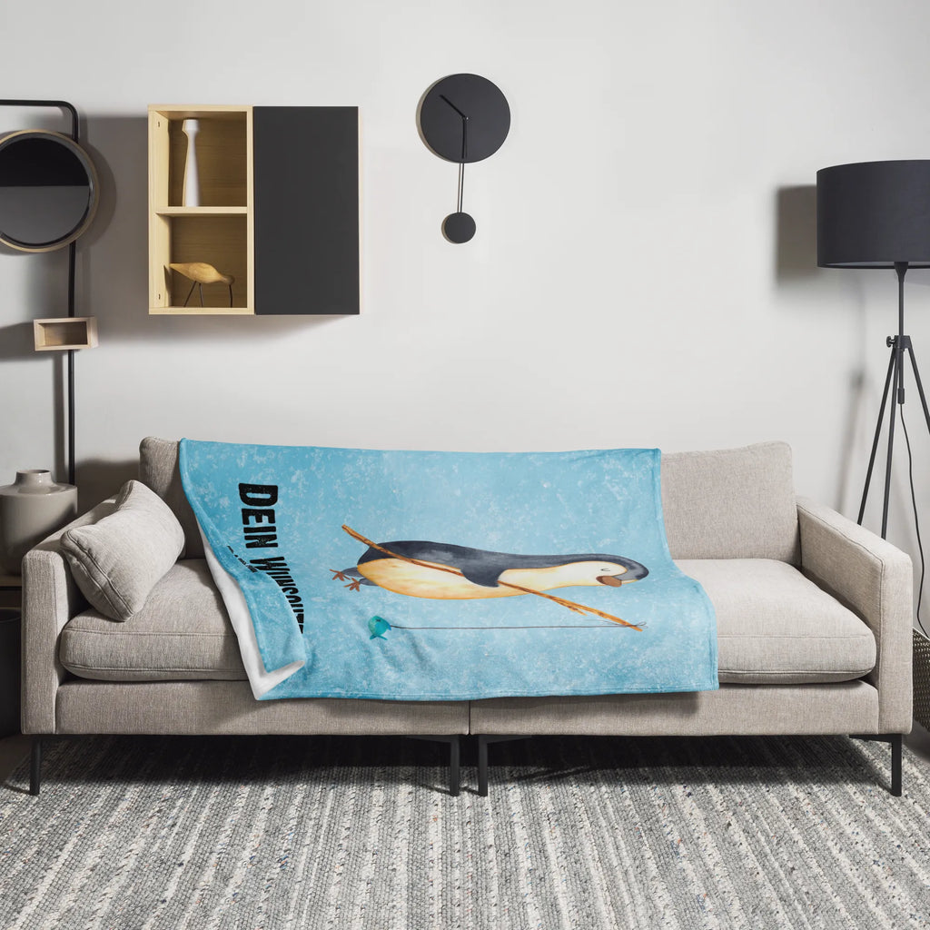 Personalisierte Decke Pinguin Angler Personalisierte Decke, Decke mit Namen, Kuscheldecke mit Namen, Decke bedrucken, Kuscheldecke bedrucken, Pinguin, Pinguine, Angeln, Angler, Tagträume, Hobby, Plan, Planer, Tagesplan, Neustart, Motivation, Geschenk, Freundinnen, Geschenkidee, Urlaub, Wochenende