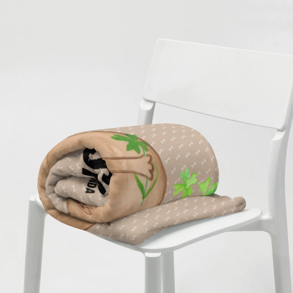 Personalisierte Decke Hund Kleeblatt Personalisierte Decke, Decke mit Namen, Kuscheldecke mit Namen, Decke bedrucken, Kuscheldecke bedrucken, Hund, Hundemotiv, Haustier, Hunderasse, Tierliebhaber, Hundebesitzer, Sprüche, Kleeblatt, Glück, Tagträume, Motivation, Neuanfang, Geschenk, Glücksbringer, Selbstliebe, Achtsamkeit