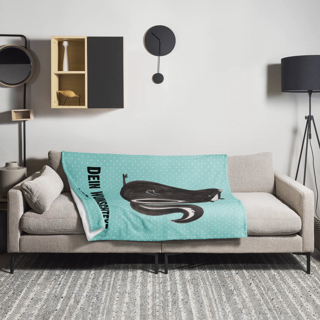 Personalisierte Decke Stinktier sitzend Personalisierte Decke, Decke mit Namen, Kuscheldecke mit Namen, Decke bedrucken, Kuscheldecke bedrucken, Stinktier, Skunk, Wildtier, Raubtier, Stinker, Stinki, Spruch, Büro, Recht, Besserwisser