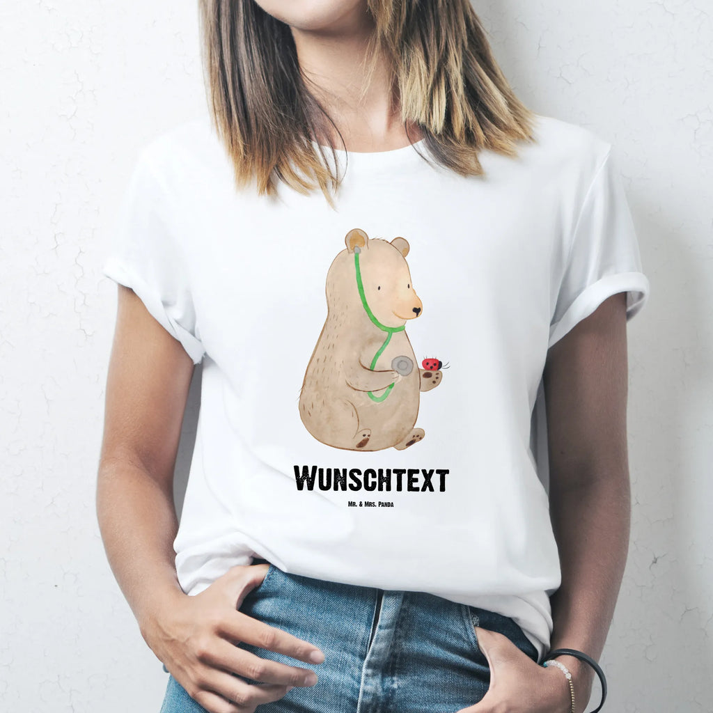 Personalisiertes T-Shirt Bär Arzt T-Shirt Personalisiert, T-Shirt mit Namen, T-Shirt mit Aufruck, Männer, Frauen, Wunschtext, Bedrucken, Bär, Teddy, Teddybär, Arzt, Ärztin, Doktor, Professor, Doktorin, Professorin