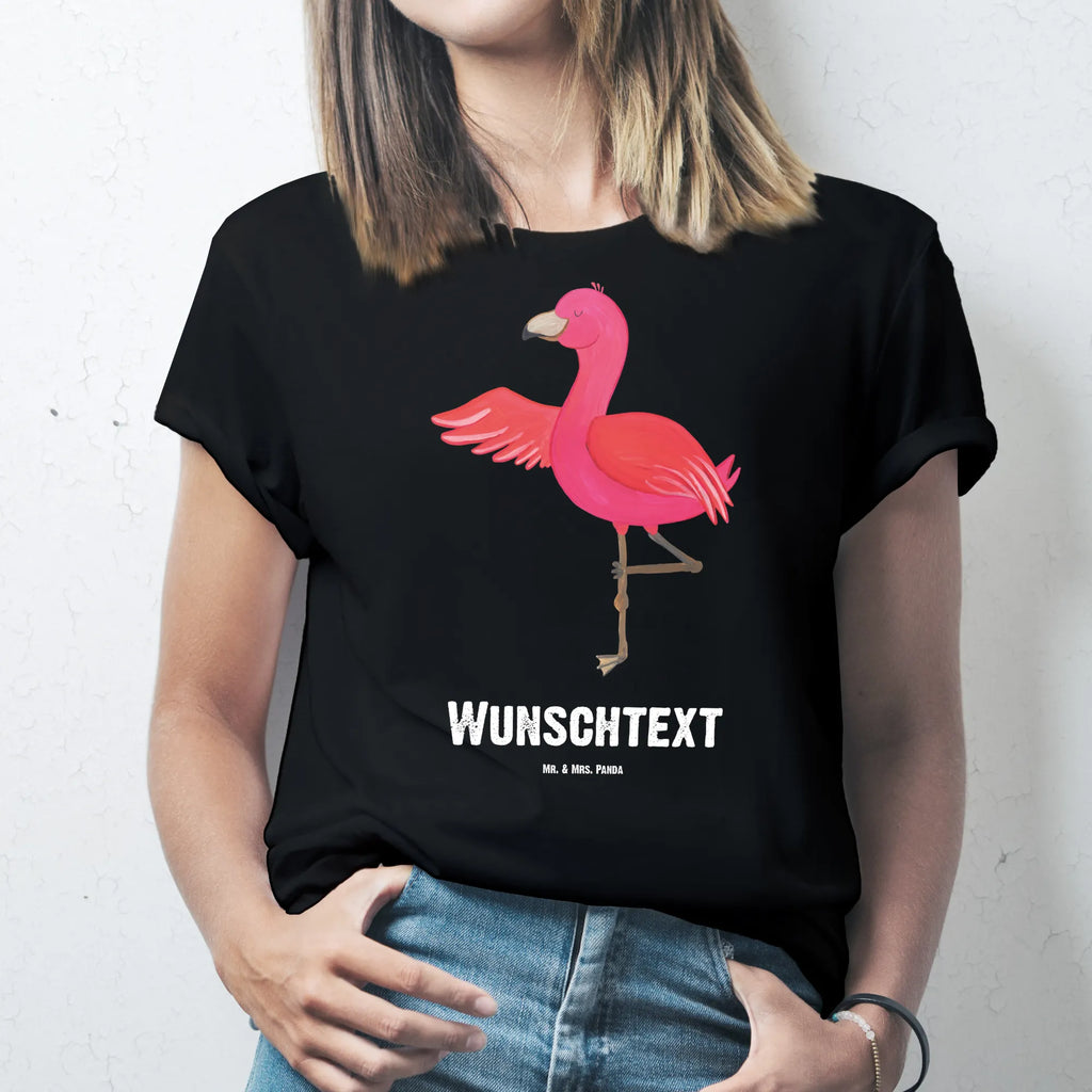 Personalisiertes T-Shirt Flamingo Yoga T-Shirt Personalisiert, T-Shirt mit Namen, T-Shirt mit Aufruck, Männer, Frauen, Wunschtext, Bedrucken, Flamingo, Vogel, Yoga, Namaste, Achtsamkeit, Yoga-Übung, Entspannung, Ärger, Aufregen, Tiefenentspannung