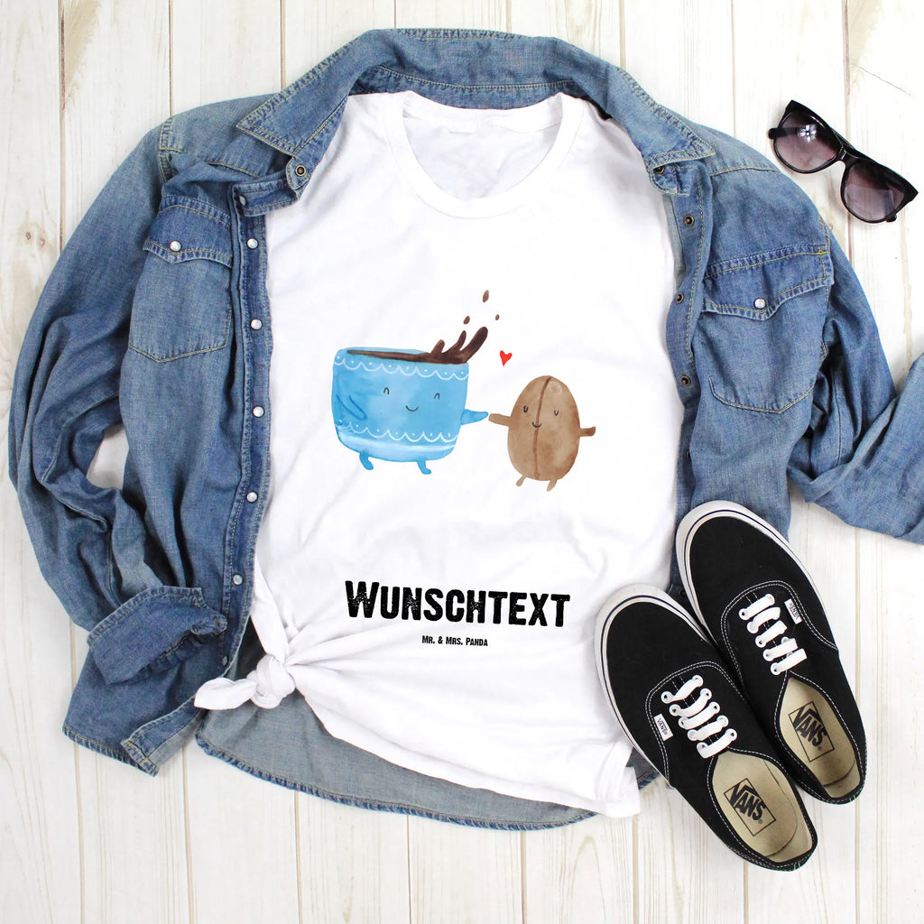 Personalisiertes T-Shirt Kaffee Bohne T-Shirt Personalisiert, T-Shirt mit Namen, T-Shirt mit Aufruck, Männer, Frauen, Wunschtext, Bedrucken, Tiermotive, Gute Laune, lustige Sprüche, Tiere, Kaffee, Kaffeebohne, Genuss, Zufriedenheit, Glück