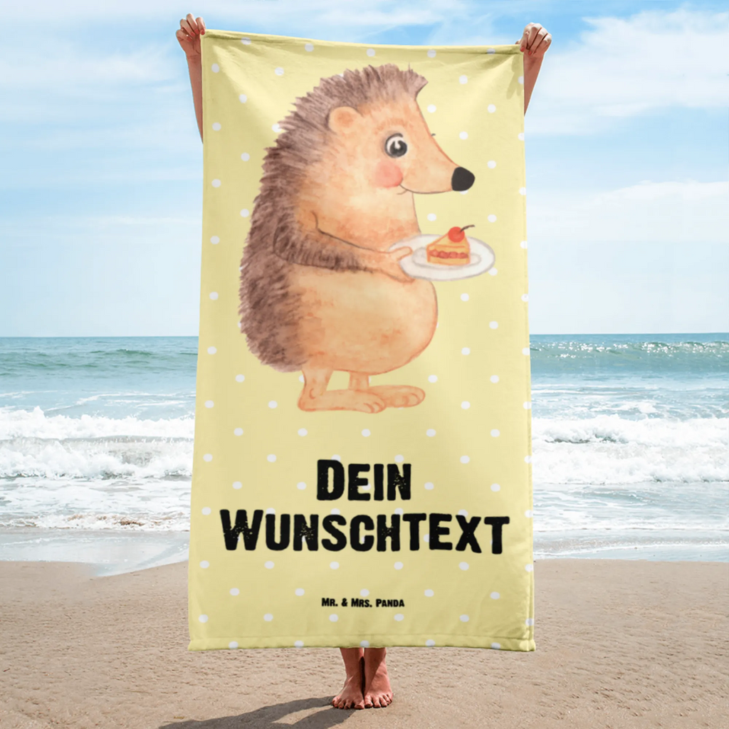 Handtuch mit Namen Igel mit Kuchenstück Personalisiertes Badehandtuch, Handtuch personalisiert, Handtuch mit Namen, Badetuch personalisiert, Handtuch bedrucken, Saunatuch mit Namen, Handtuch Geschenk, Tiermotive, Gute Laune, lustige Sprüche, Tiere, Igel, Essen Spruch, Kuchen, Backen Geschenk, Kuchen backen, Einladung Party, Geburtstagskuchen, Torte