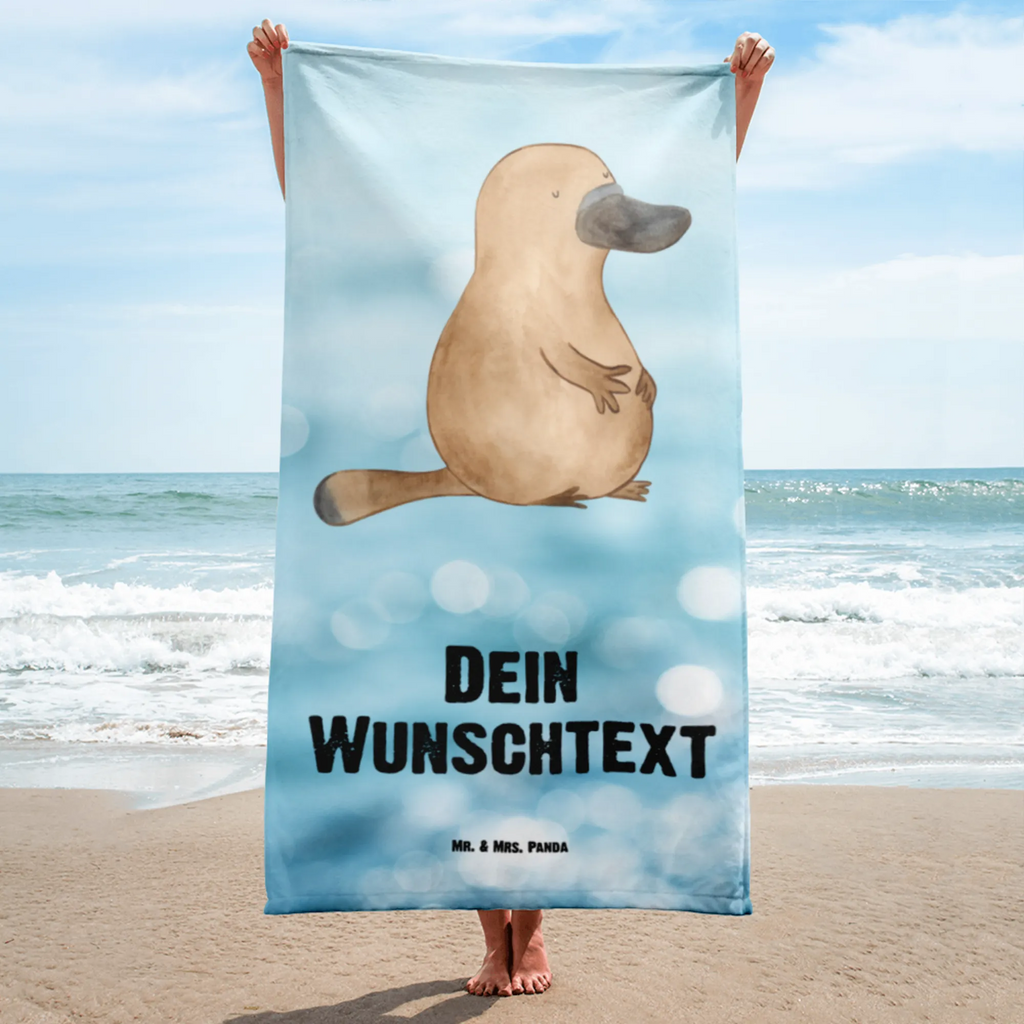 Handtuch mit Namen Schnabeltier mutig Personalisiertes Badehandtuch, Handtuch personalisiert, Handtuch mit Namen, Badetuch personalisiert, Handtuch bedrucken, Saunatuch mit Namen, Handtuch Geschenk, Meerestiere, Meer, Urlaub, Schnabeltier, Mut, mutig, Lebensweisheit, Schnabeltiere, Motivation, Training, Büro, Arbeit, Neuanfang, Neustart, Weltreise, Raodtrip