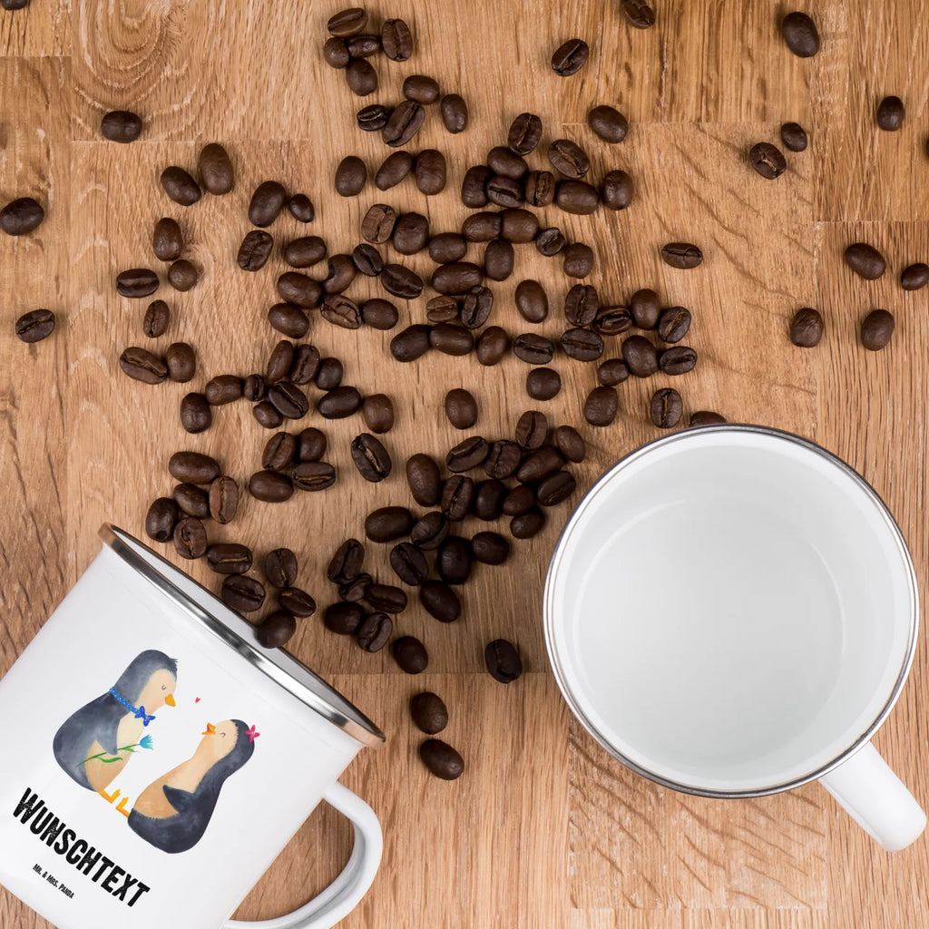 Personalisierte Emaille Tasse Pinguin Pärchen Emaille Tasse personalisiert, Emaille Tasse mit Namen, Campingtasse personalisiert, Namenstasse, Campingtasse bedrucken, Campinggeschirr personalsisert, tasse mit namen, personalisierte tassen, personalisierte tasse, tasse selbst gestalten, tasse bedrucken, tassen bedrucken, Pinguin, Pinguine, Liebe, Liebespaar, Liebesbeweis, Liebesgeschenk, Verlobung, Jahrestag, Hochzeitstag, Hochzeit, Hochzeitsgeschenk, große Liebe, Traumpaar